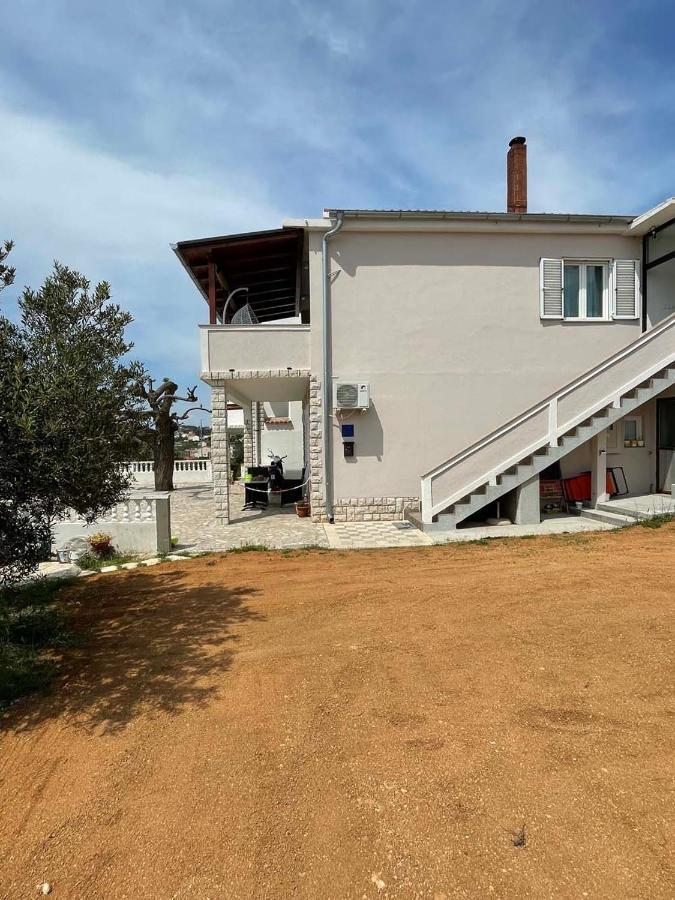 House Stojakovic Банёл Экстерьер фото